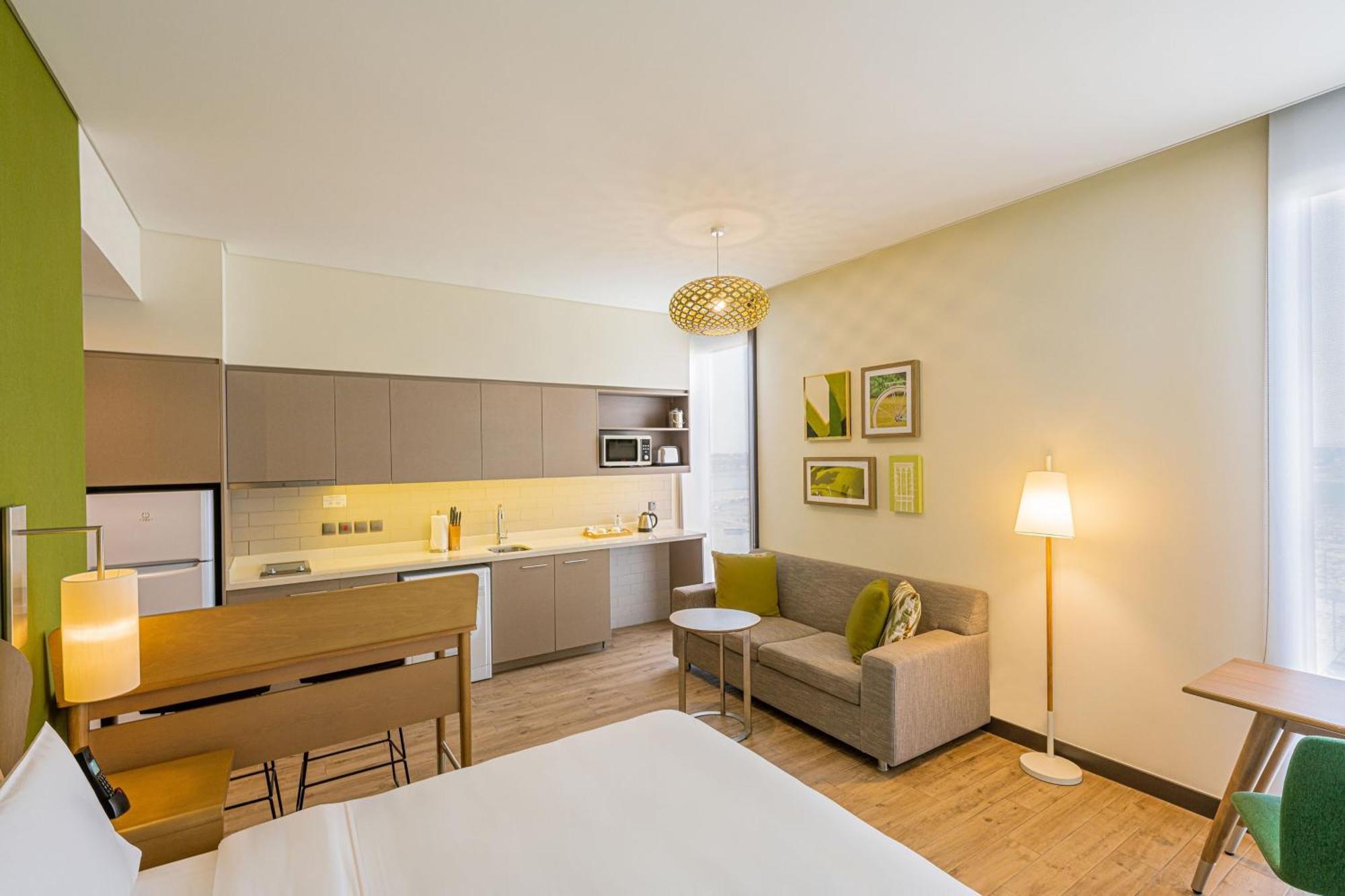 Superior Studio Apartment – King Bed